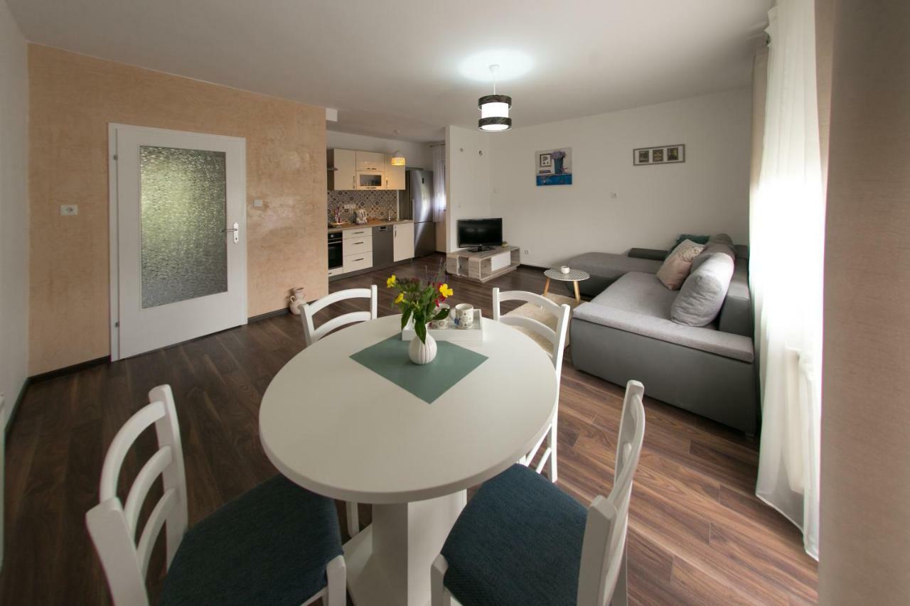 Apartman Maja Apartment Otocac Exterior photo